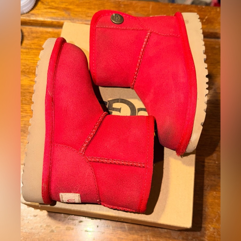 Girls Toddler UGG Boots Size 7 - Picture 2 of 7